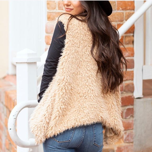 Boho Fuzzy Sherpa Vest - Picture 1 of 3